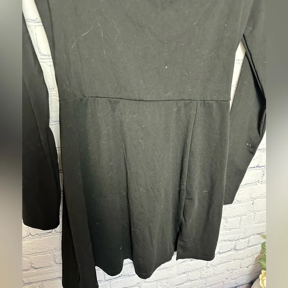 Be the Life of the Party with Quinsen’s Sexy Black Peplum Dress - Picture 4 of 6